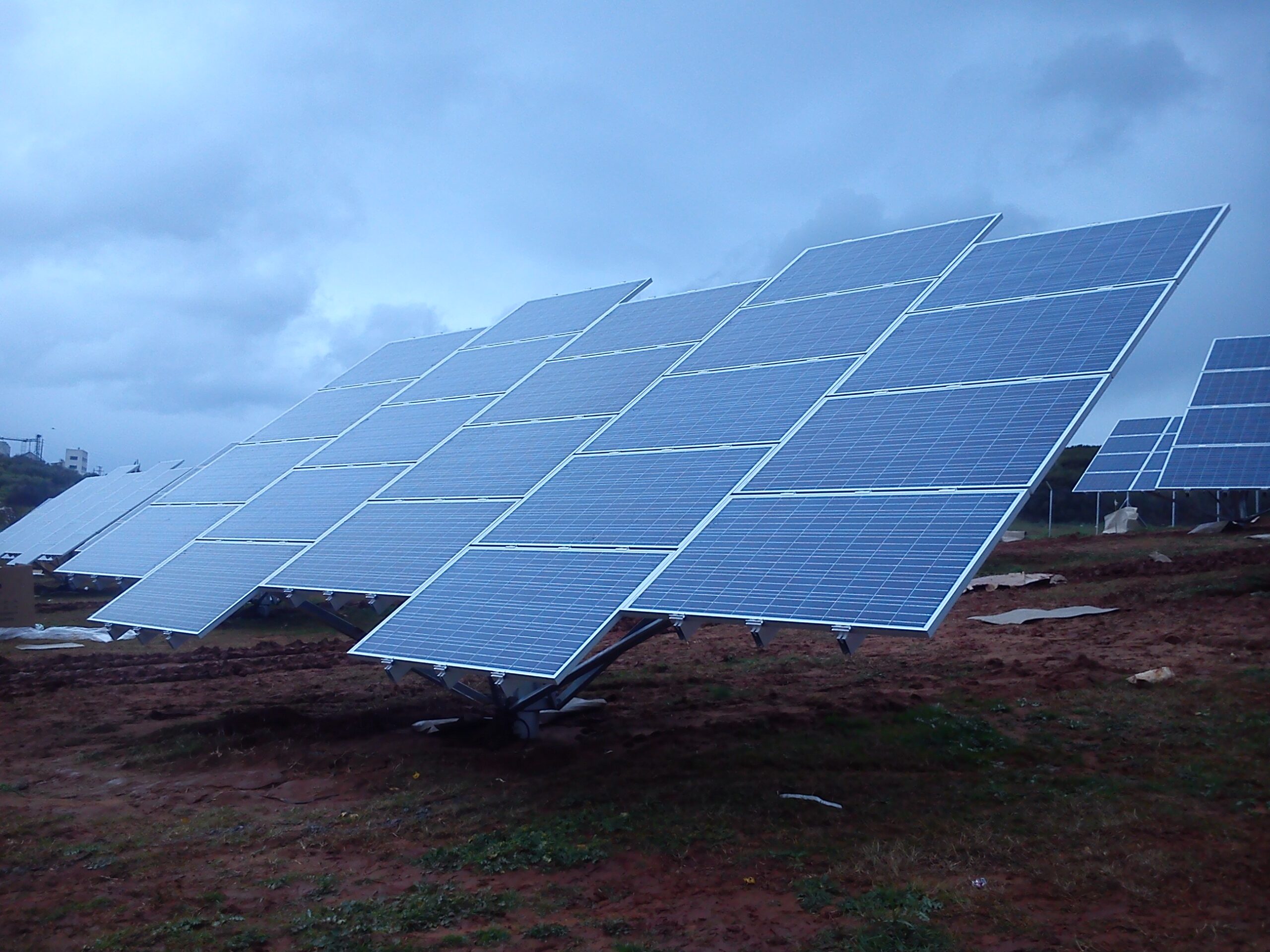 ΦΩΤΟΒΟΛΤΑΪΚΟ ΠΑΡΚΟ 500KW ΜΕ ΗΛΙΑΚΟΥΣ ΙΧΝΗΛΑΤΕΣ (SUN TRACKER) ΣΤHΝ ΑΛΙΑΡΤΟ ΒΟΙΩΤΙΑΣ